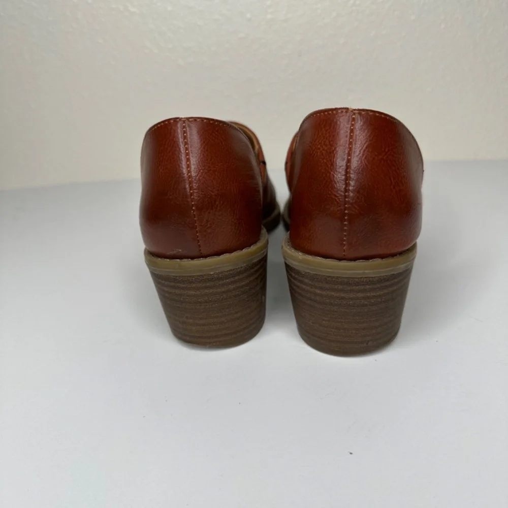 Universal Thread Women's Ankle Bootie Size 7.5 Rylie Brown‎ Slip on